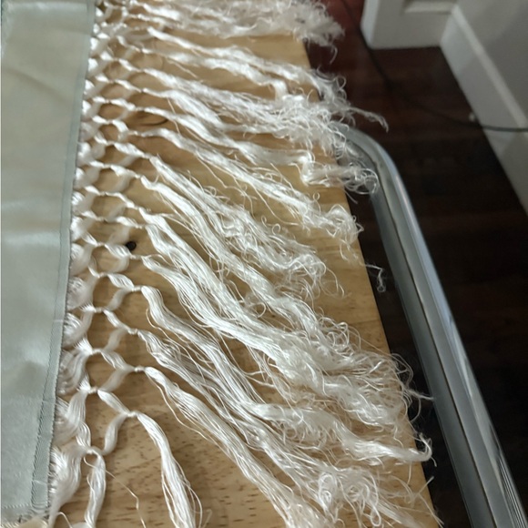 Vintage WWII era satin Fringedcshael depicting Taj Mahal - Picture 6 of 8